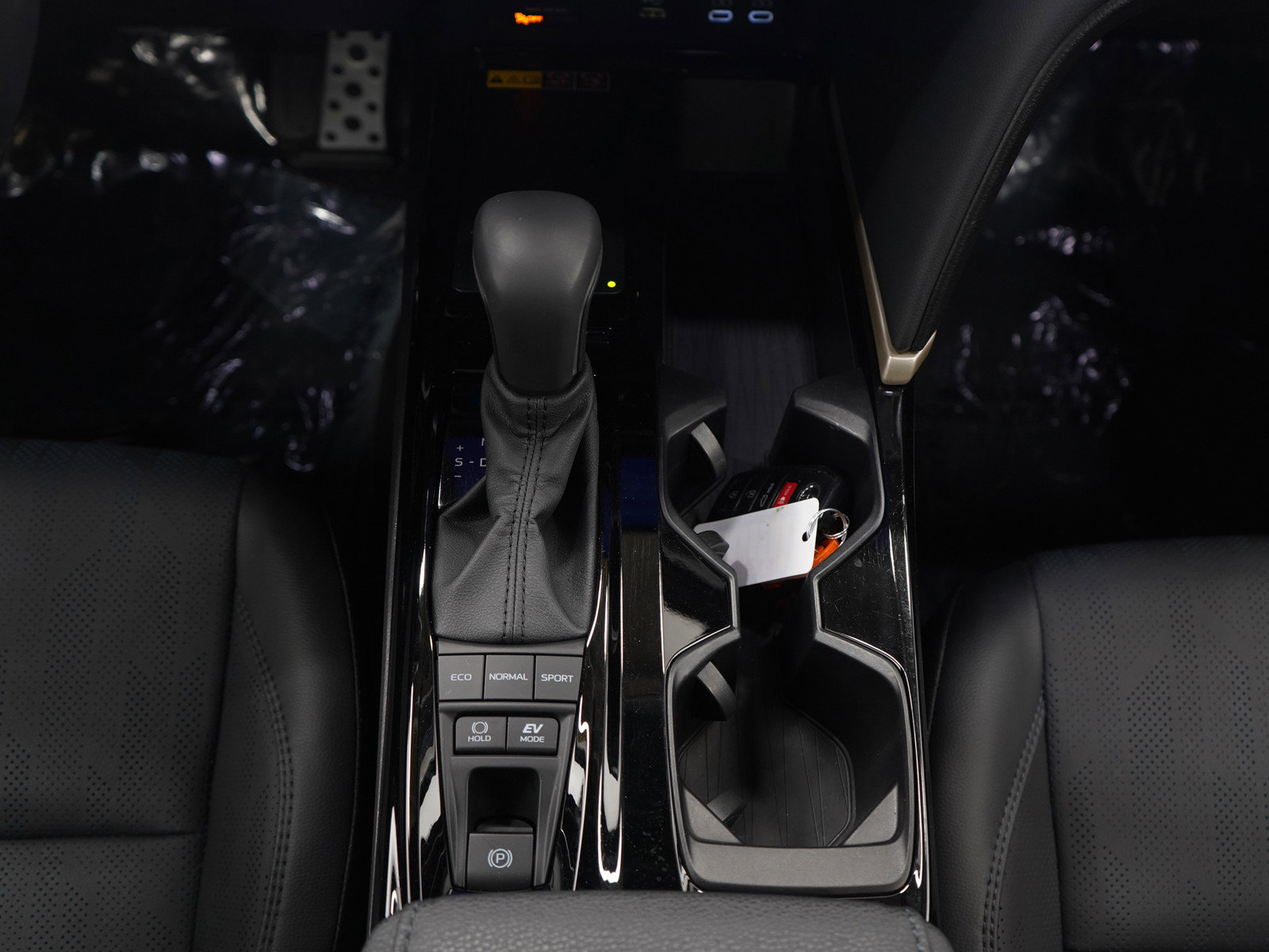 Used 2025 Toyota Camry XSE FWD image 16