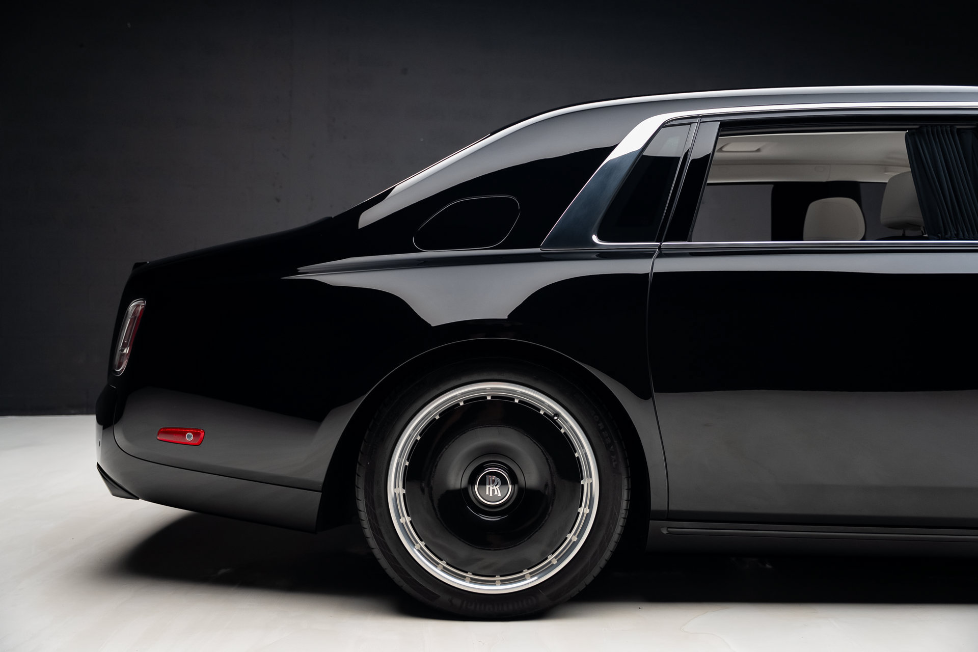 Used 2024 Rolls-Royce Phantom Extended Wheelbase RWD image 35