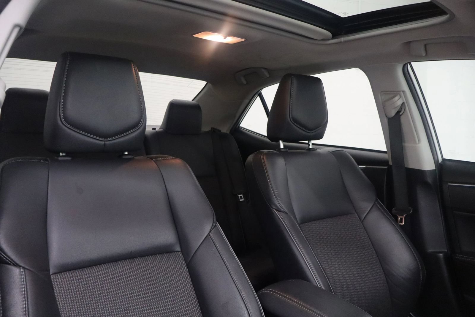 Used 2014 Toyota Corolla S FWD image 26