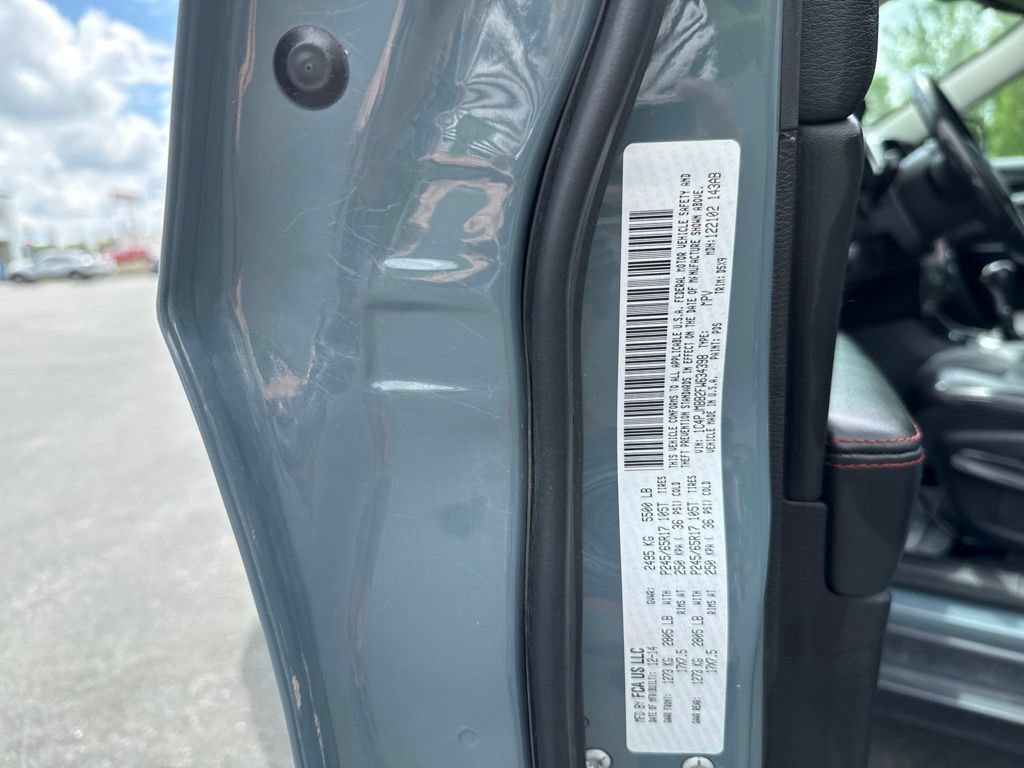 Used 2015 Jeep Cherokee Trailhawk AWD/4WD image 39
