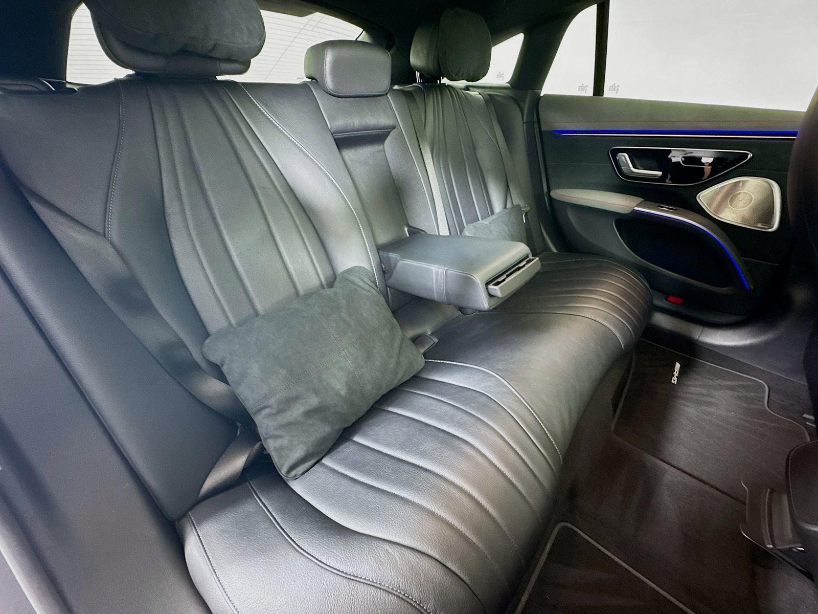 Used 2022 Mercedes-Benz EQS 580 4MATIC Sedan image 26