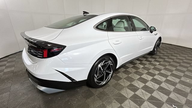 Used 2026 Hyundai Sonata SEL FWD image 2