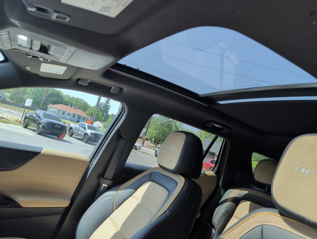Used 2025 Chevrolet Equinox ACTIV w/ Safety and Technology Package FWD image 4
