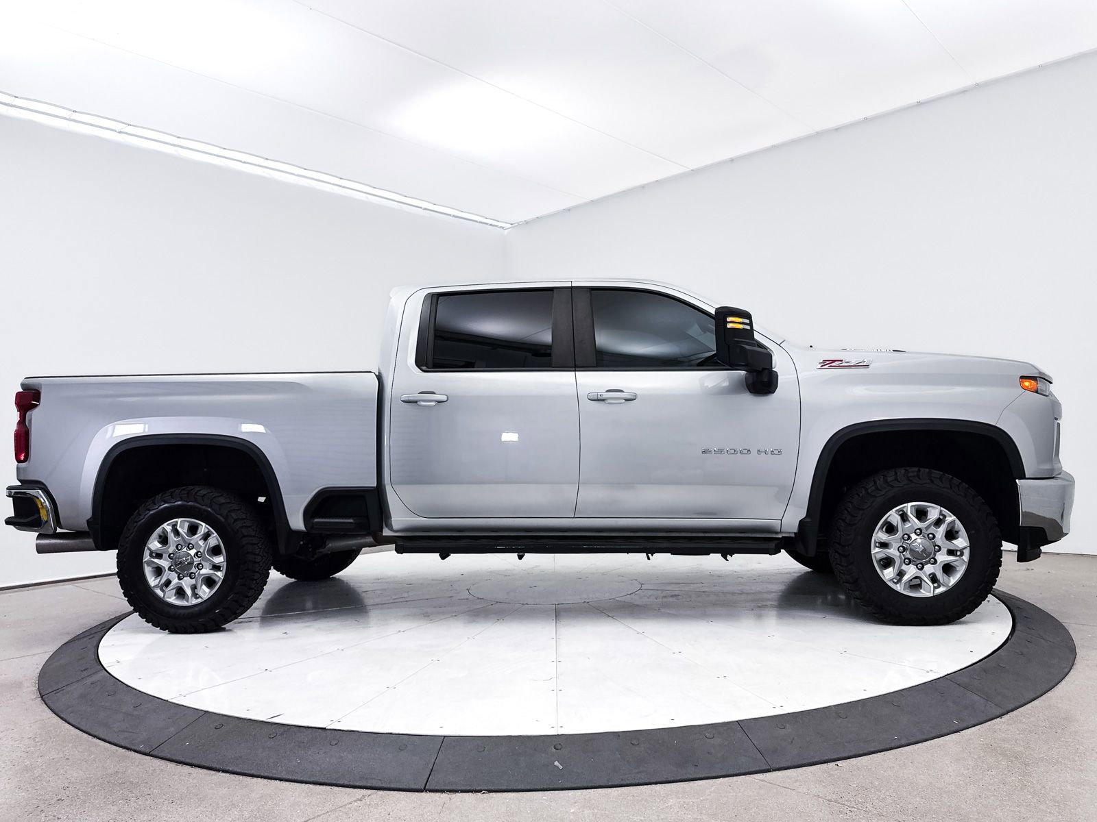 Used 2022 Chevrolet Silverado 2500 LT w/ Convenience Package image 40