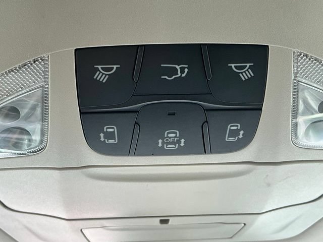 Used 2024 Chrysler Pacifica Touring-L FWD image 21