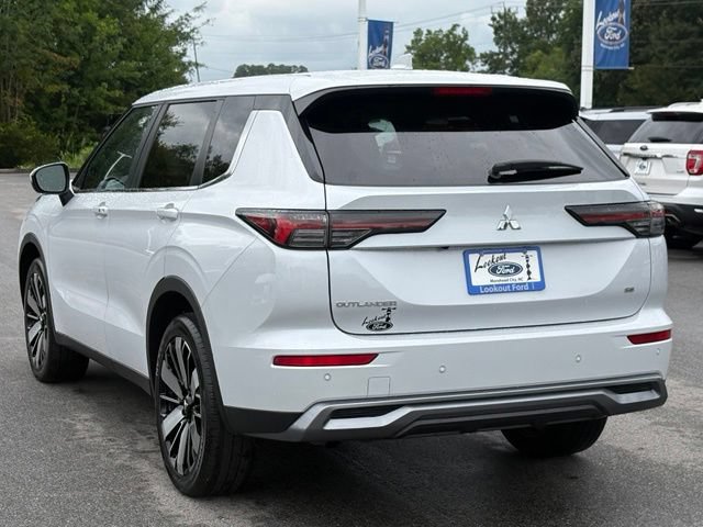 Used 2025 Mitsubishi Outlander SE FWD image 3