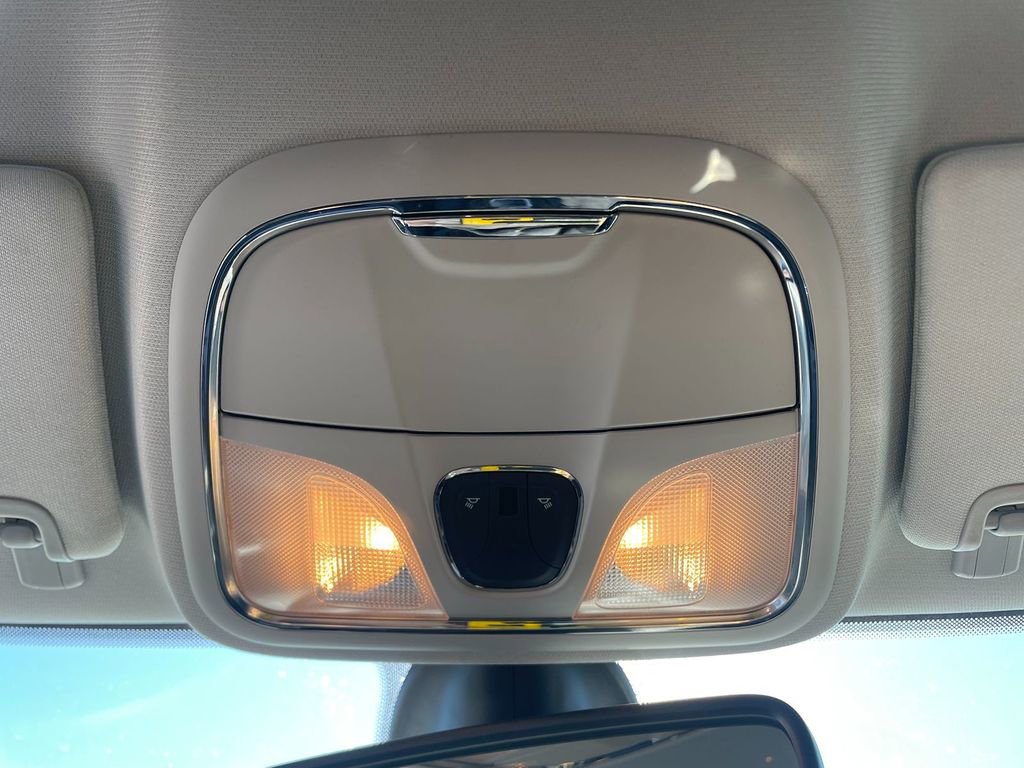 Used 2019 Jeep Cherokee Trailhawk image 23