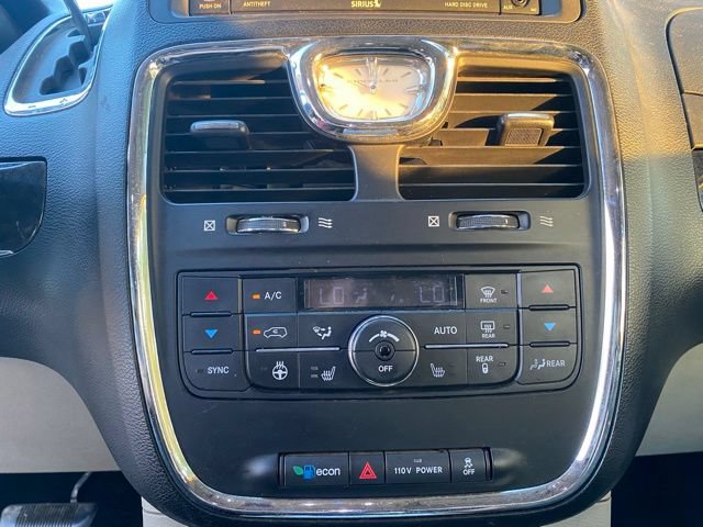 Used 2012 Chrysler Town & Country Touring-L w/ Entertainment Group #2 FWD image 19