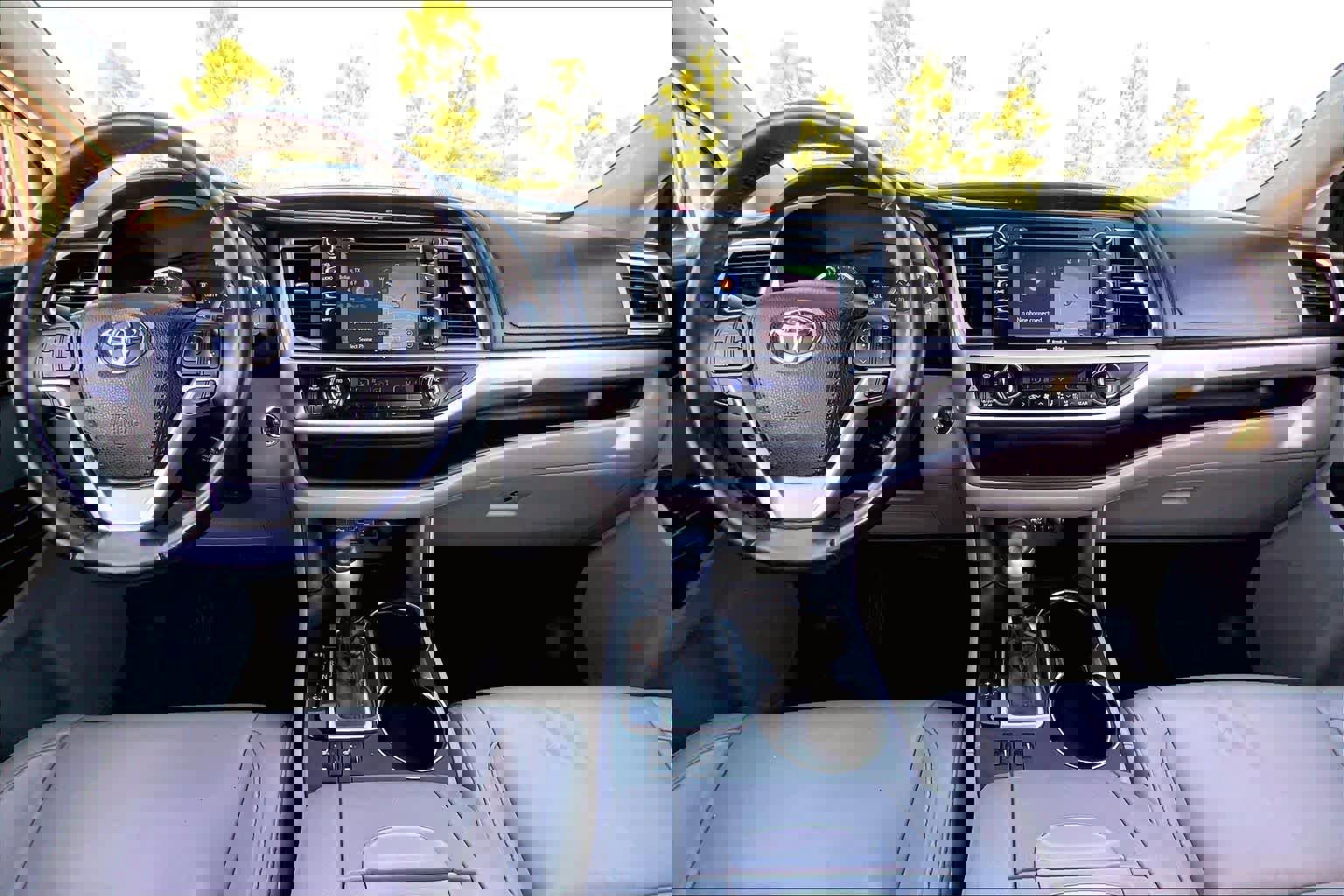 Used 2018 Toyota Highlander XLE image 14