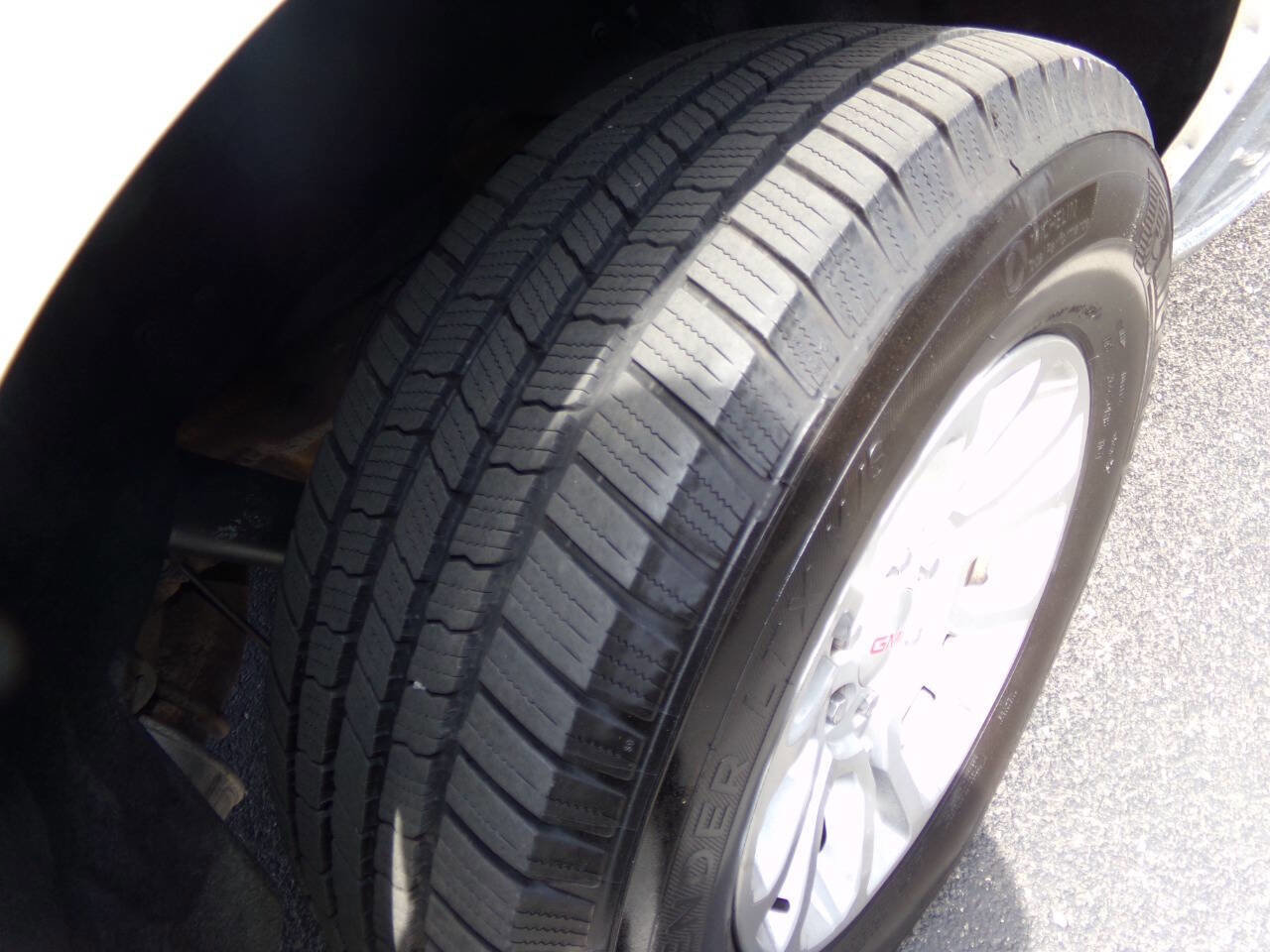 Used 2018 GMC Yukon XL SLT w/ Open Road Package image 44