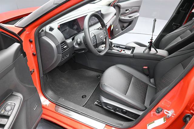 Used 2026 Nissan Sentra SR w/ SR Premium Package FWD image 8
