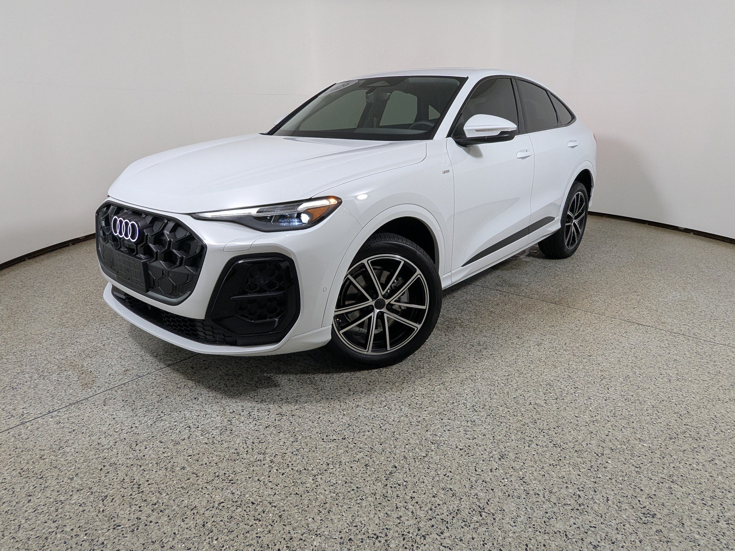 Certified 2026 Audi Q5 Premium Plus AWD/4WD image 31