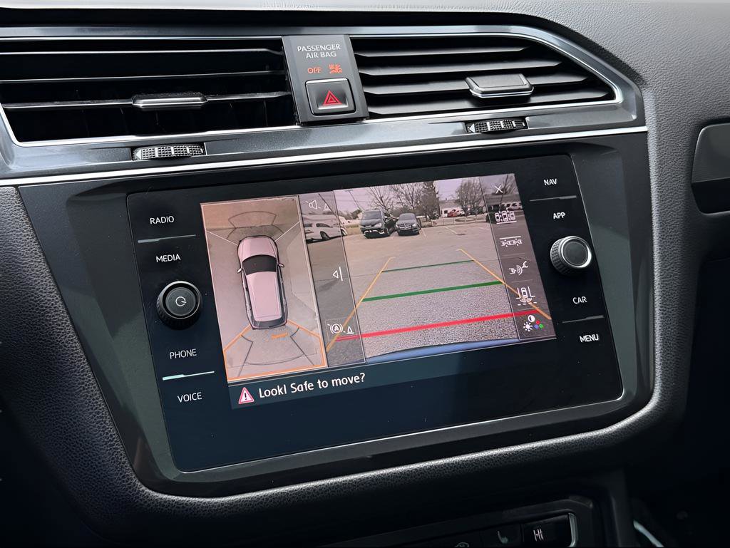 Used 2018 Volkswagen Tiguan SEL Premium image 34