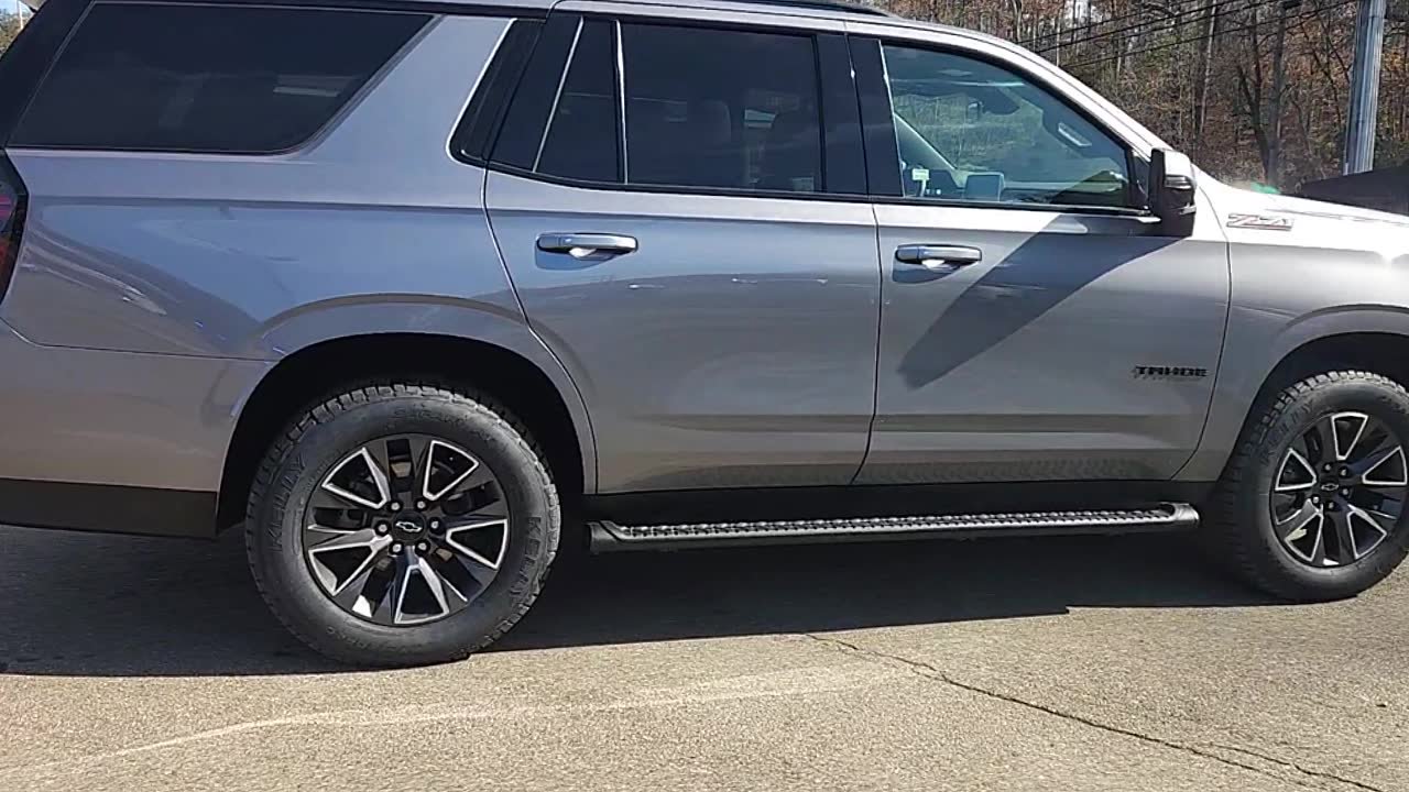 Used 2021 Chevrolet Tahoe Z71 w/ Z71 Signature Package image 9