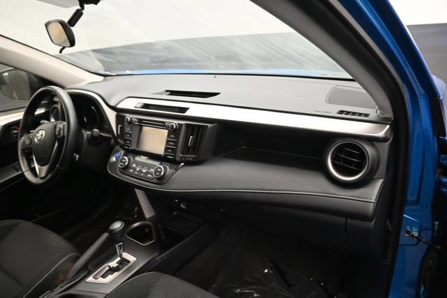Used 2016 Toyota RAV4 XLE AWD/4WD image 8