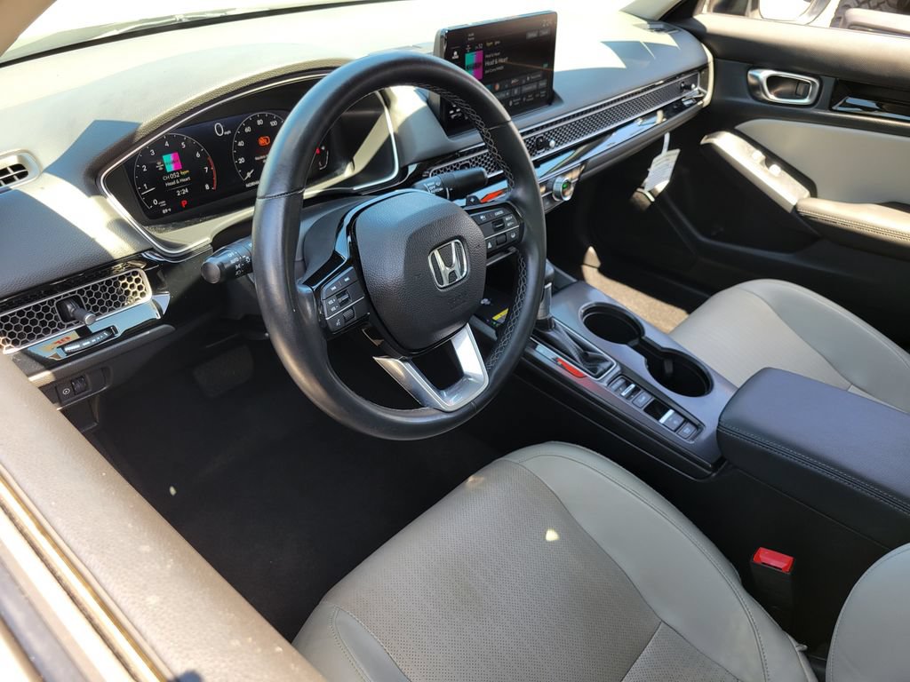 Used 2024 Honda Civic Touring image 3