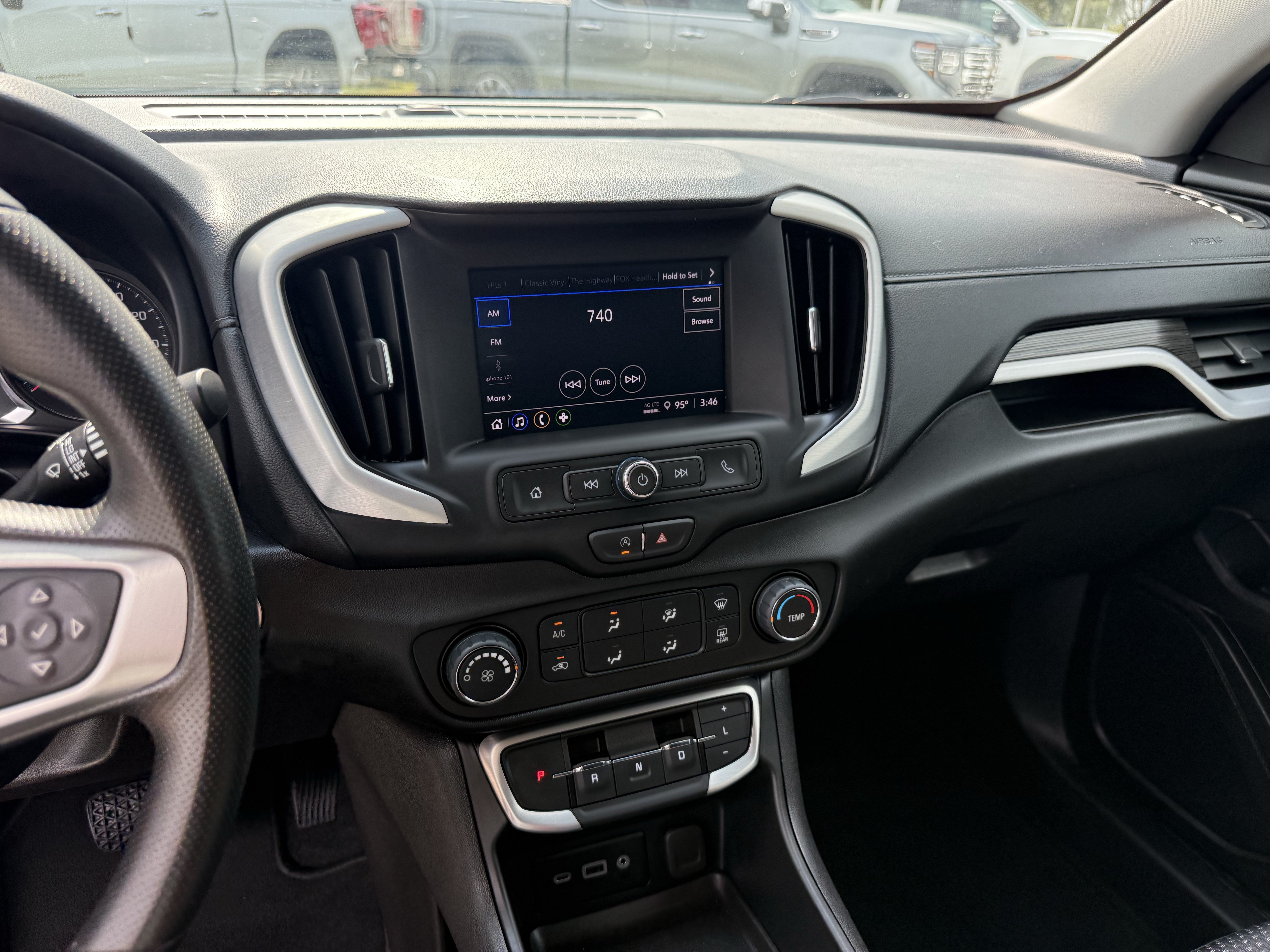 Used 2024 GMC Terrain SLE AWD/4WD image 19