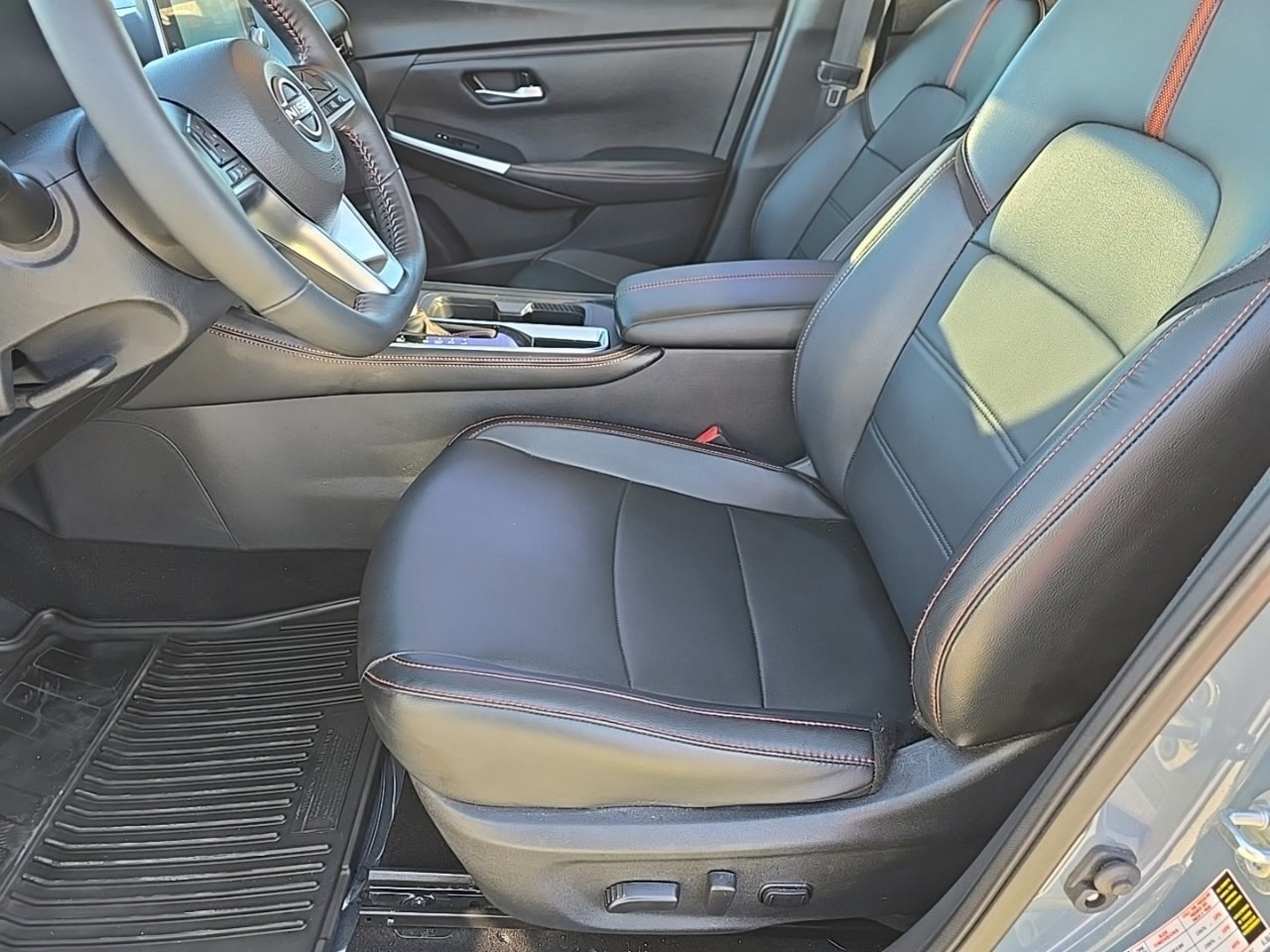 Used 2024 Nissan Sentra SR w/ SR Premium Package image 13