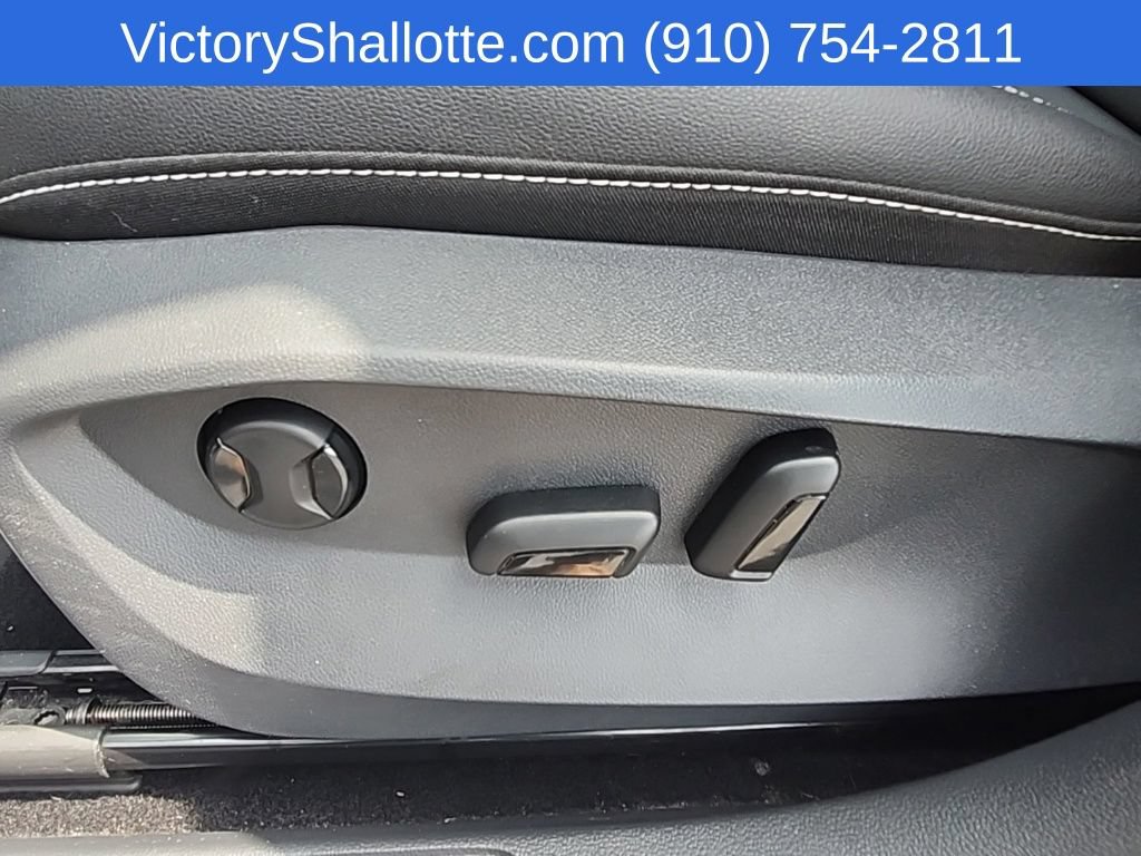 Used 2022 Volkswagen Taos SE FWD image 18