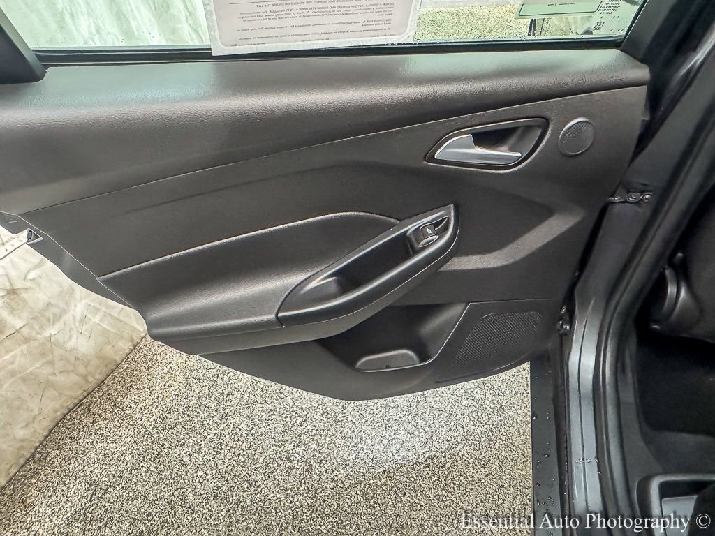 Used 2018 Ford Focus SEL FWD image 24