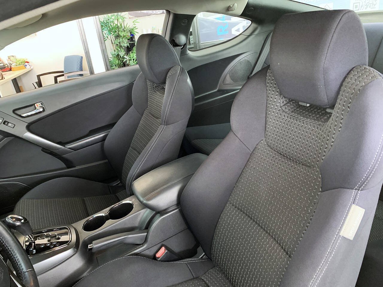 Used 2011 Hyundai Genesis 2.0T RWD image 7