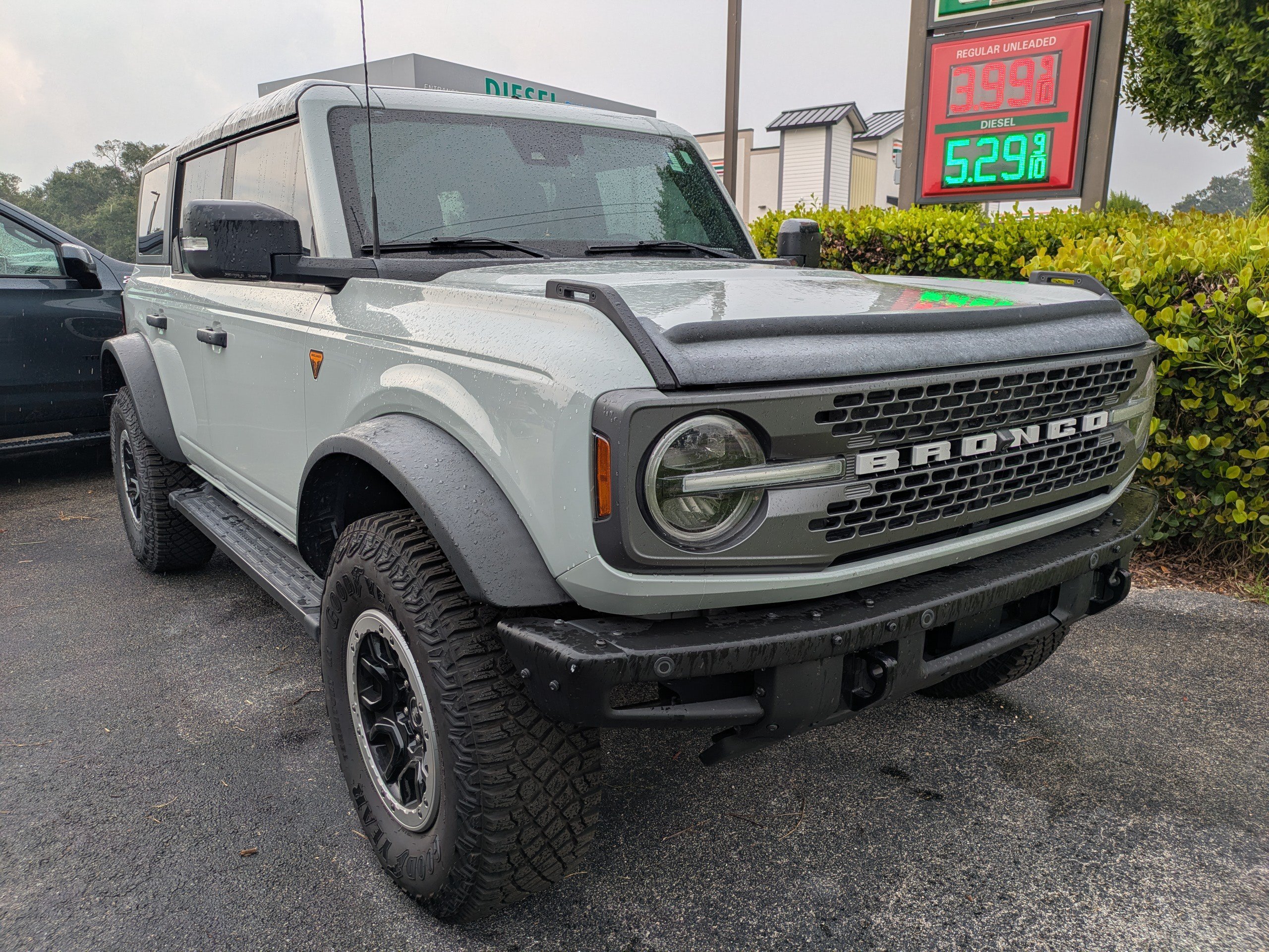 Used 2022 Ford Bronco Badlands AWD/4WD image 2