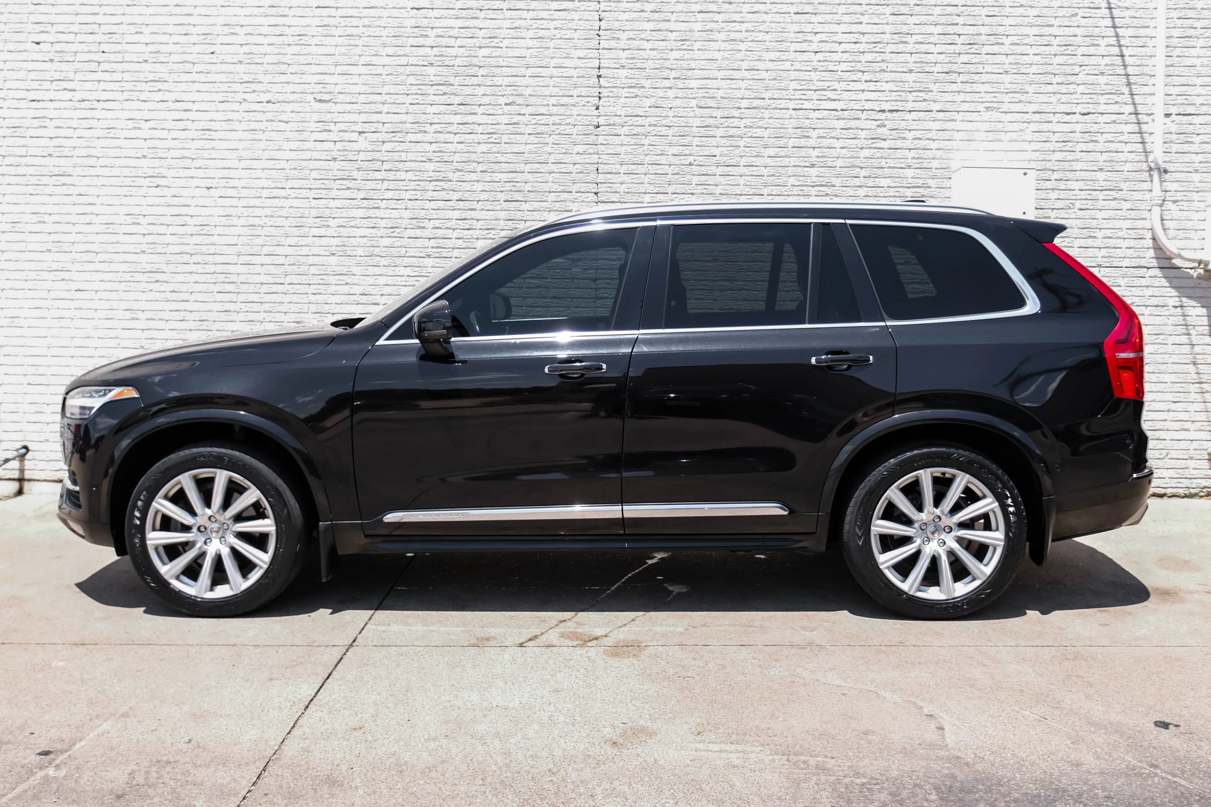 Used 2017 Volvo XC90 T6 Inscription w/ Vision Package AWD/4WD image 10