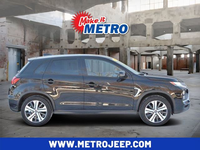 Used 2024 Mitsubishi Outlander Sport SE image 1