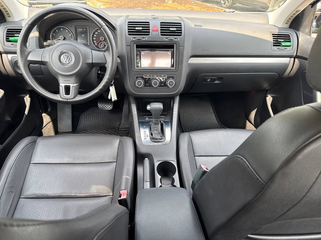 Used 2010 Volkswagen Jetta Limited Edition FWD image 22