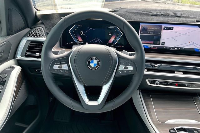 Used 2025 BMW X5 xDrive40i w/ Parking Assistance Package image 5