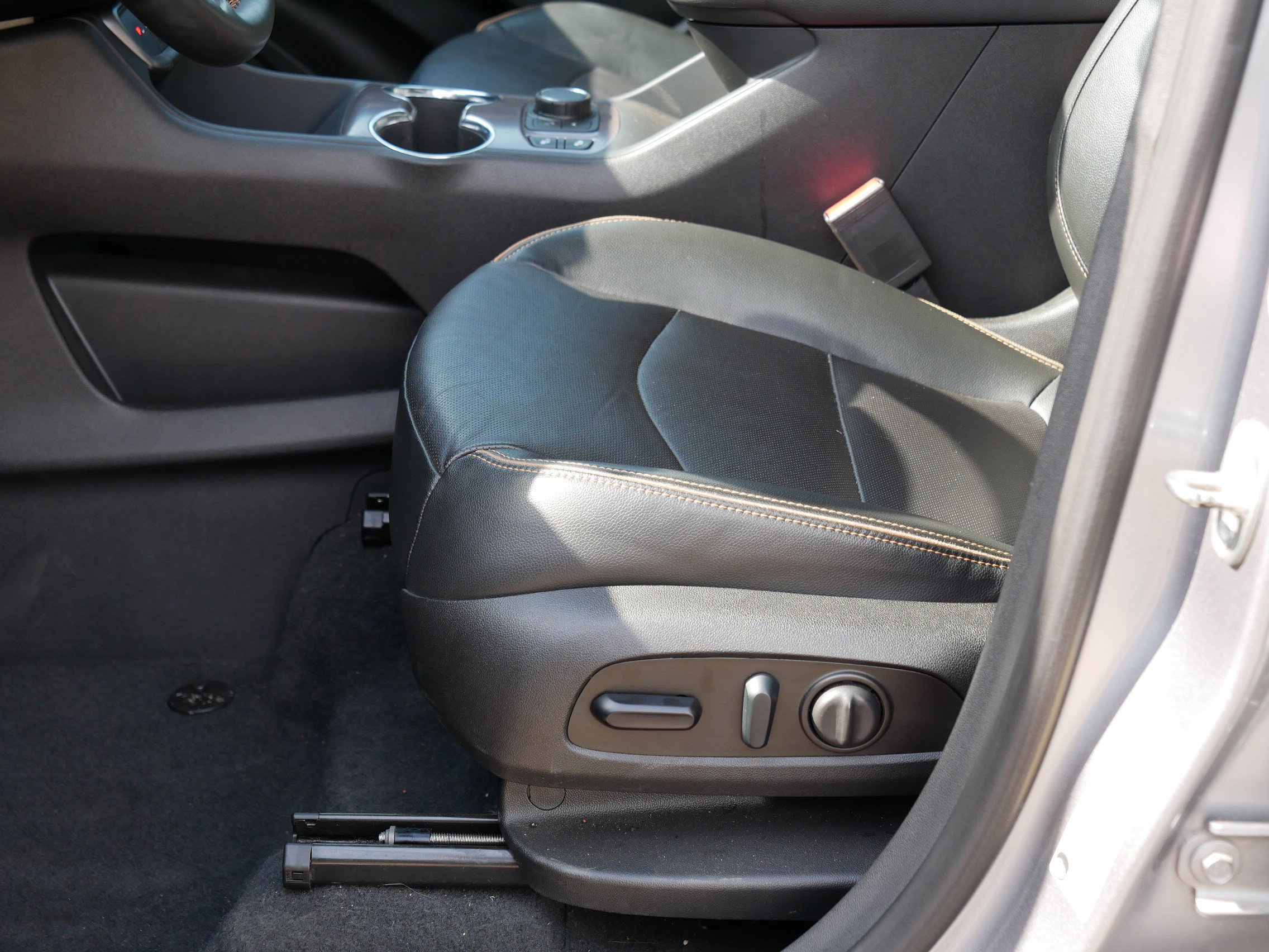 Used 2023 GMC Terrain AT4 AWD/4WD image 13