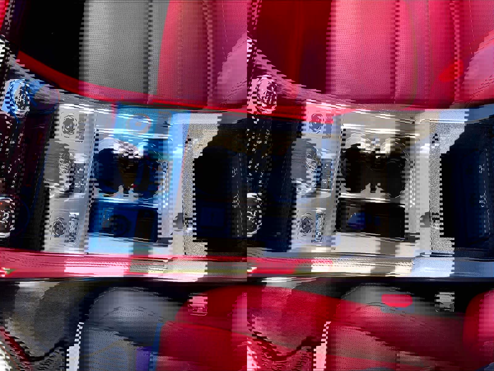 Used 2025 Jaguar F-PACE R-Dynamic S image 35