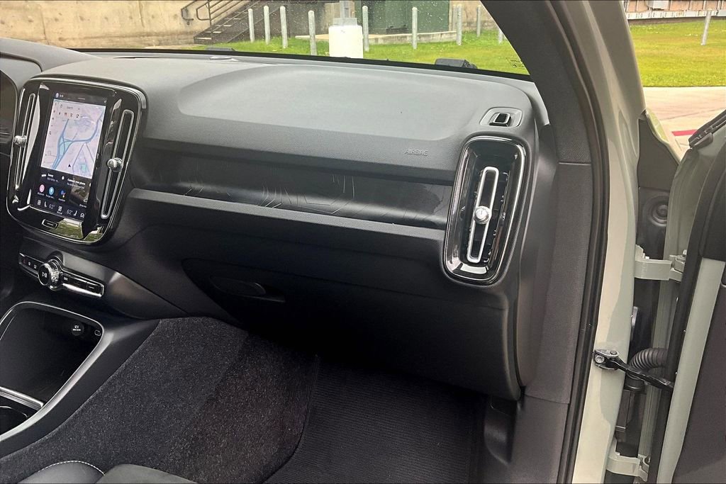 Certified 2023 Volvo C40 P8 Recharge Plus image 21