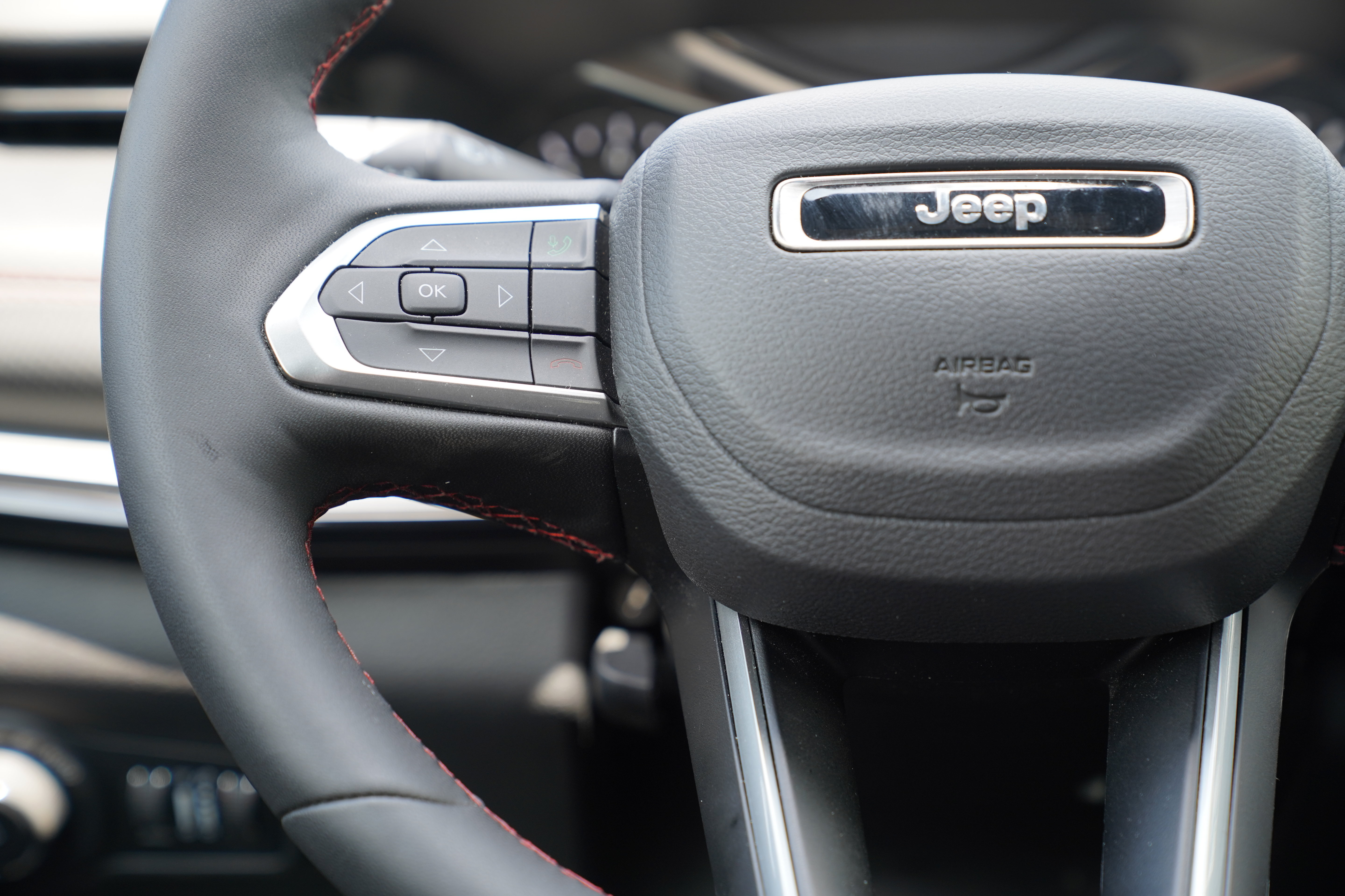 Used 2026 Jeep Compass Trailhawk AWD/4WD image 18