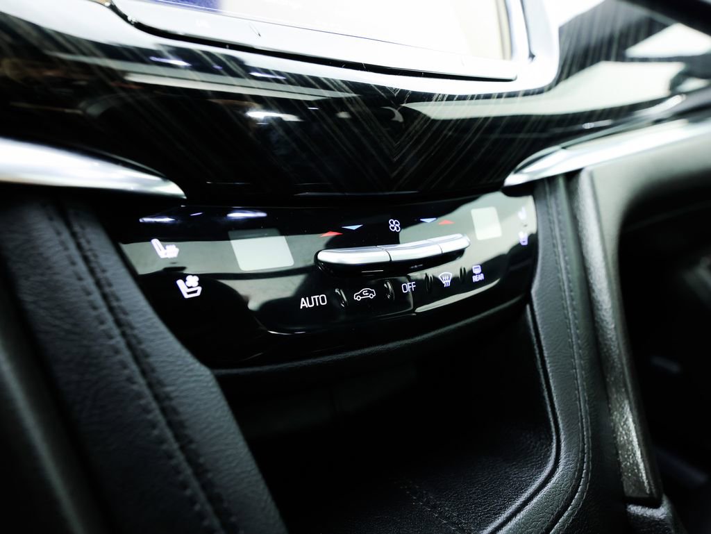 Used 2022 Cadillac XT6 Premium Luxury w/ Technology Package image 31