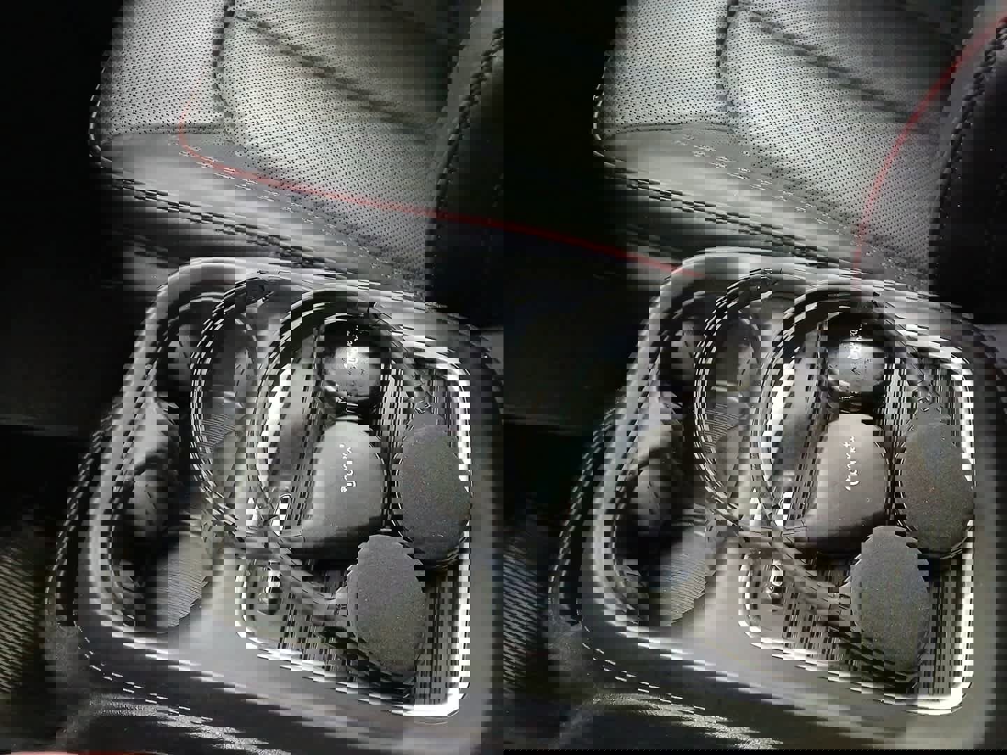 Used 2020 Chrysler Pacifica Limited image 12