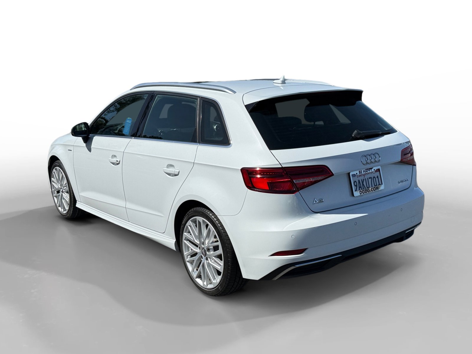 Used 2018 Audi A3 e-tron Premium Plus w/ Technology Package image 3