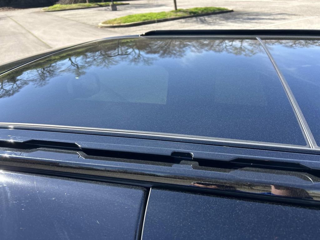 Used 2022 Land Rover Defender 90 X-Dynamic S AWD/4WD image 13