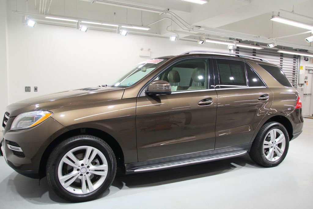Used 2014 Mercedes-Benz ML 350 BlueTEC 4MATIC image 3