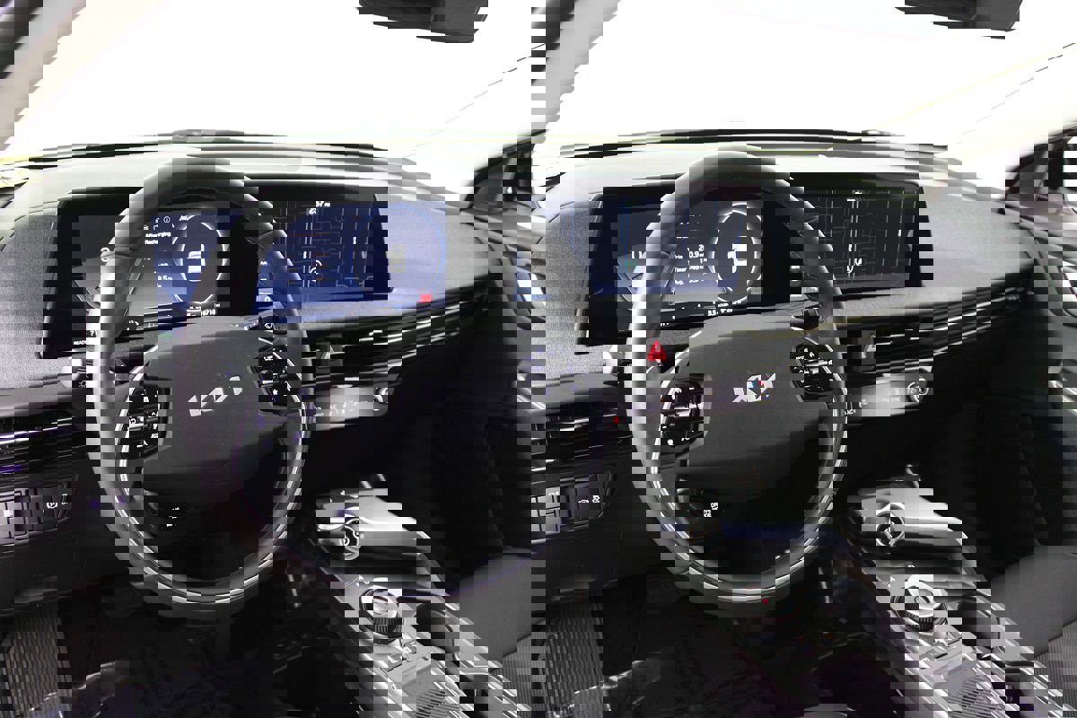 Used 2024 Kia EV6 Light RWD image 6