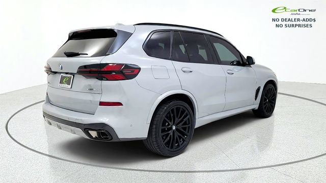 Used 2025 BMW X5 xDrive40i w/ M Sport Package AWD/4WD image 8