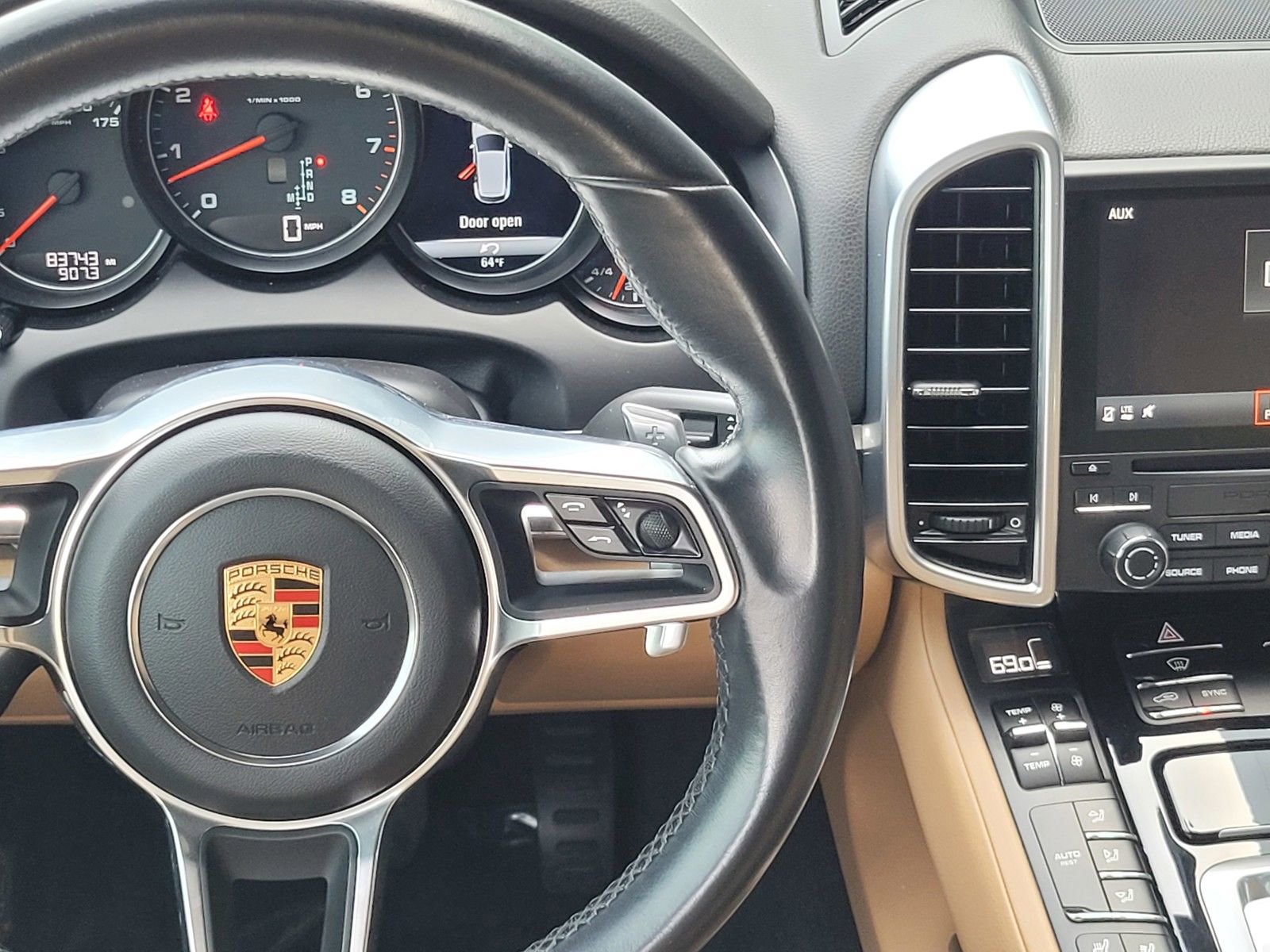 Used 2018 Porsche Cayenne Platinum Edition AWD/4WD image 15