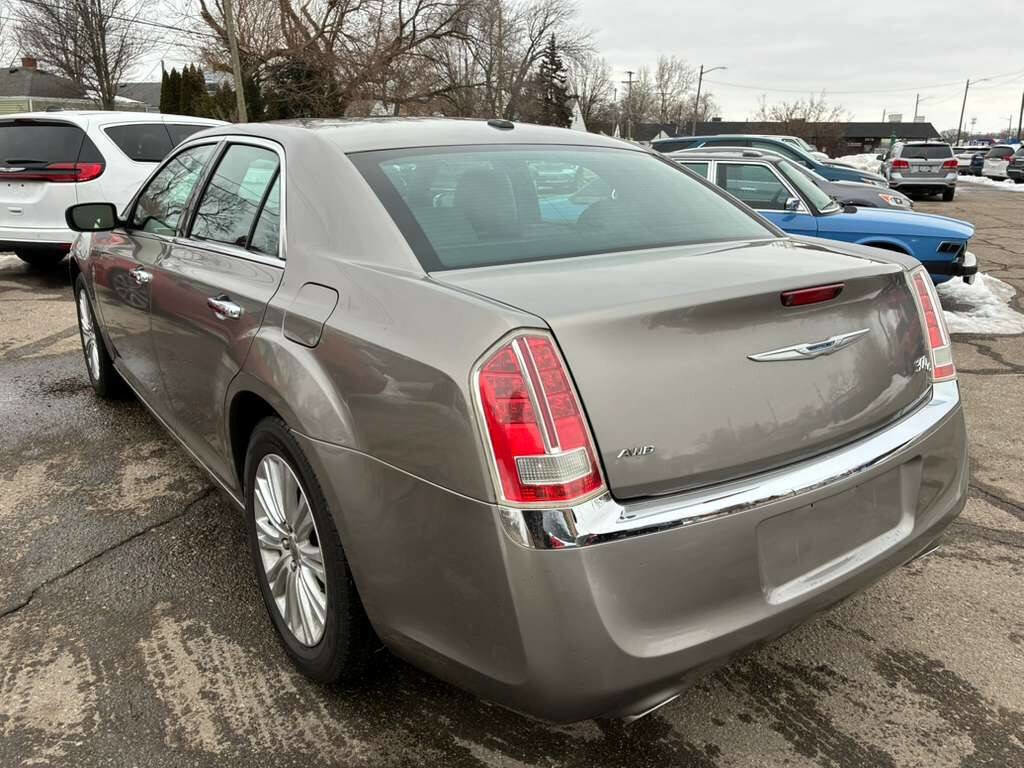 Used 2014 Chrysler 300 C image 8