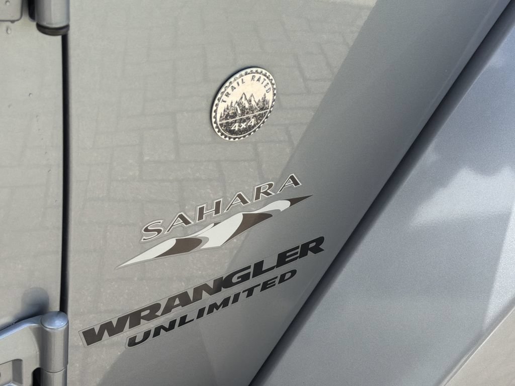 Used 2016 Jeep Wrangler Unlimited Sahara AWD/4WD image 8