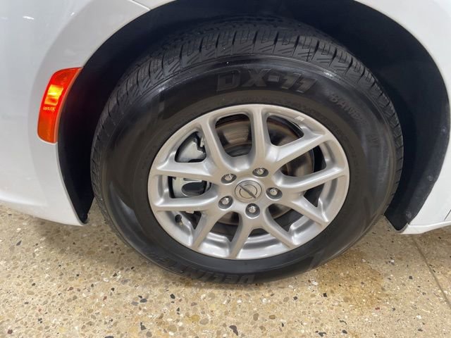 Used 2024 Chrysler Pacifica Touring-L image 34