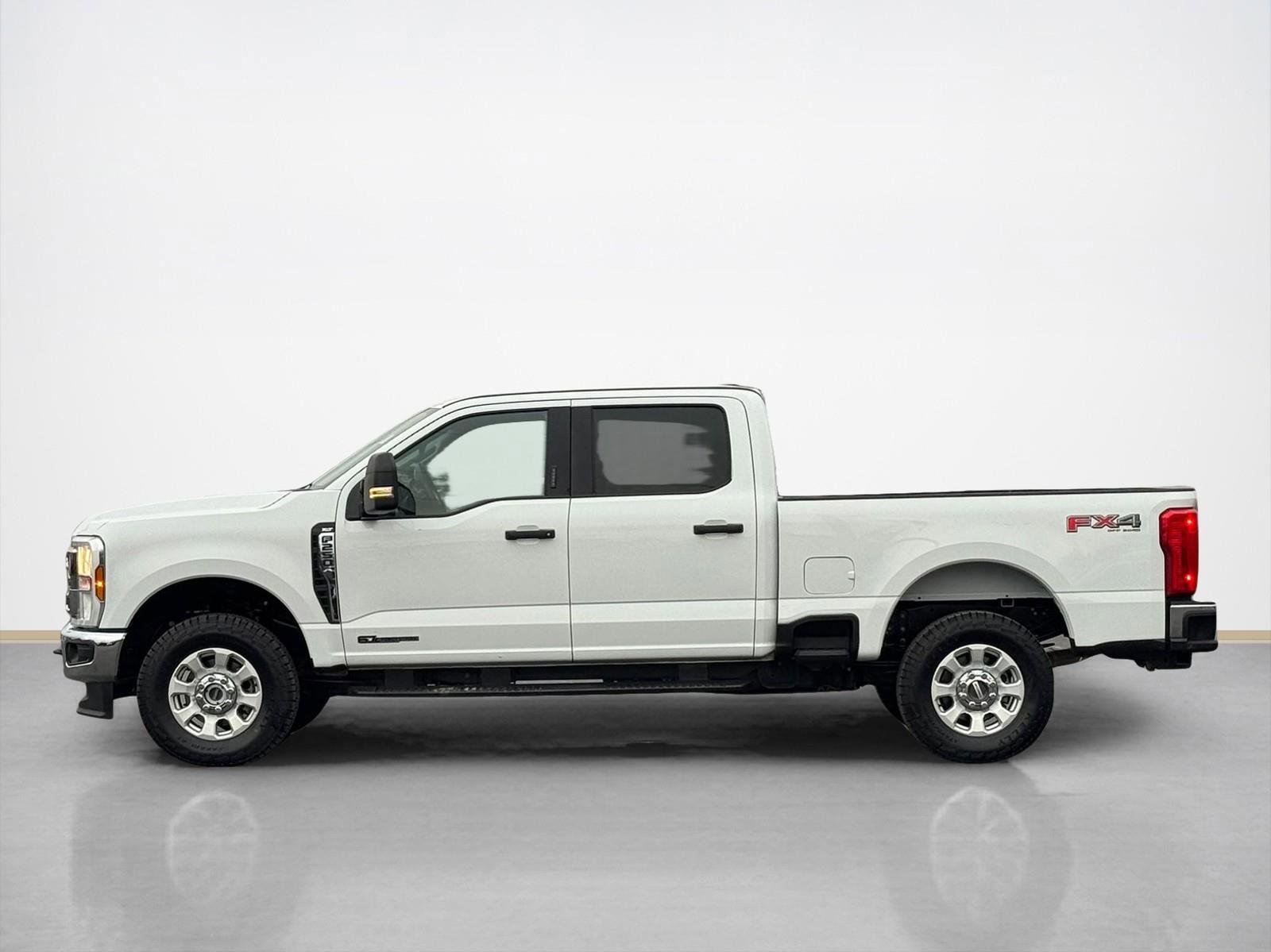 Used 2024 Ford F250 XLT w/ FX4 Off-Road Package image 4