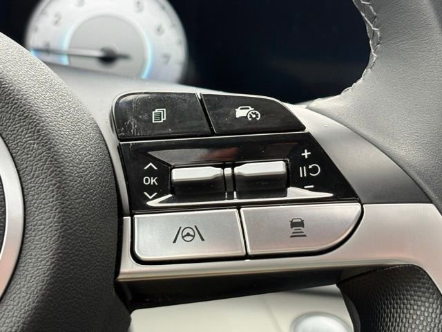 Used 2024 Hyundai Elantra Limited image 19