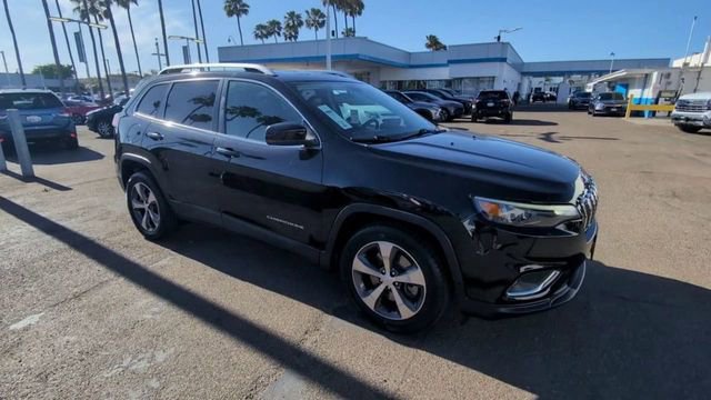 Used 2019 Jeep Cherokee Limited image 2