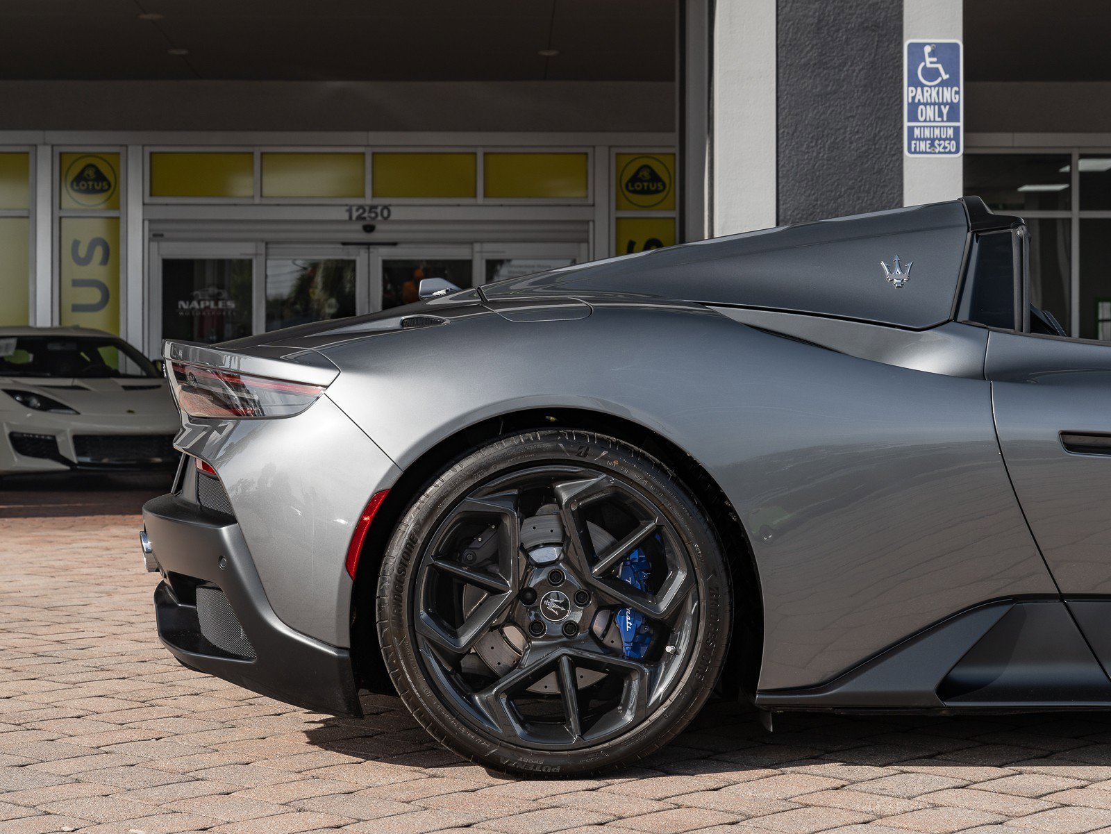 Used 2023 Maserati MC20 Spyder image 27