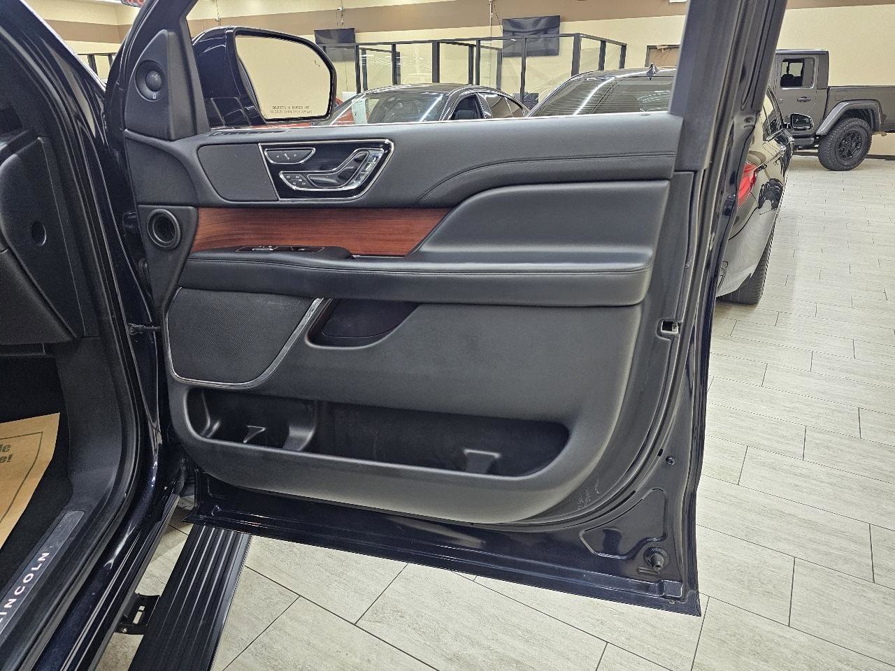 Used 2021 Lincoln Navigator L Reserve RWD image 43